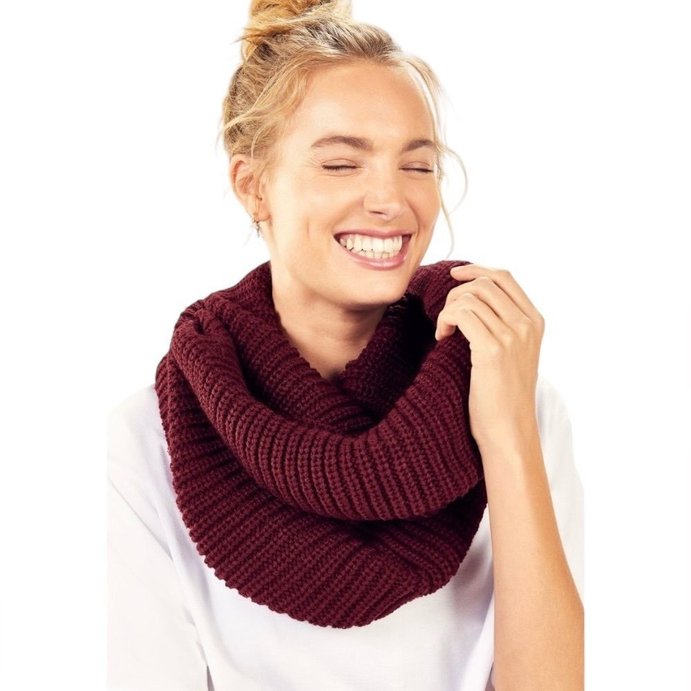 Fabletics The Chunky Knit Infinity Scarf